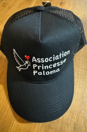 Casquette brodée cœur rouge